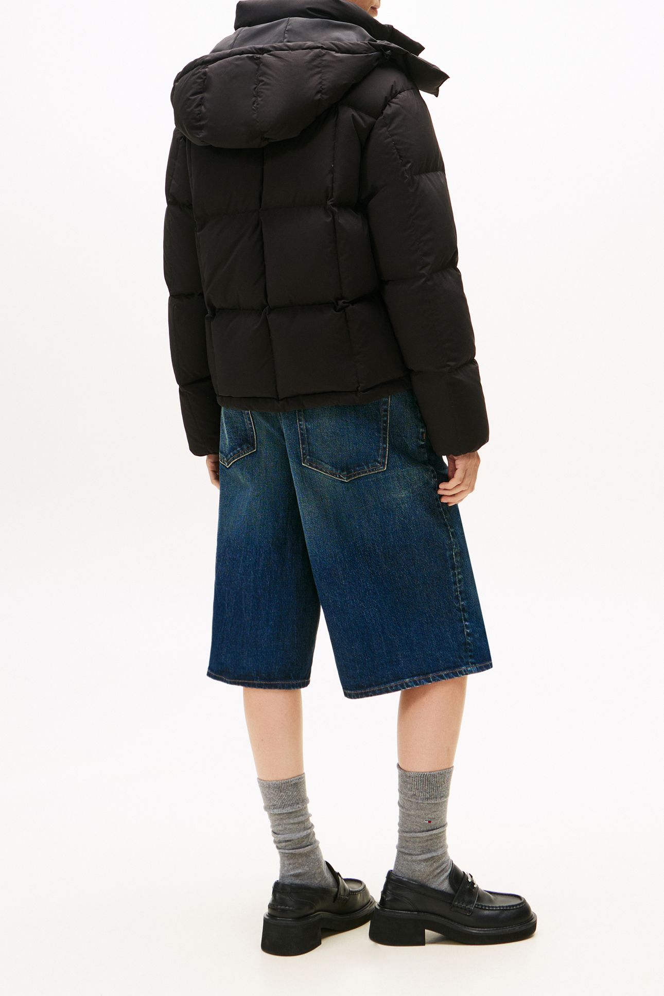 DOWN HOODED ALASKA PUFFER JACKET BLACK 2