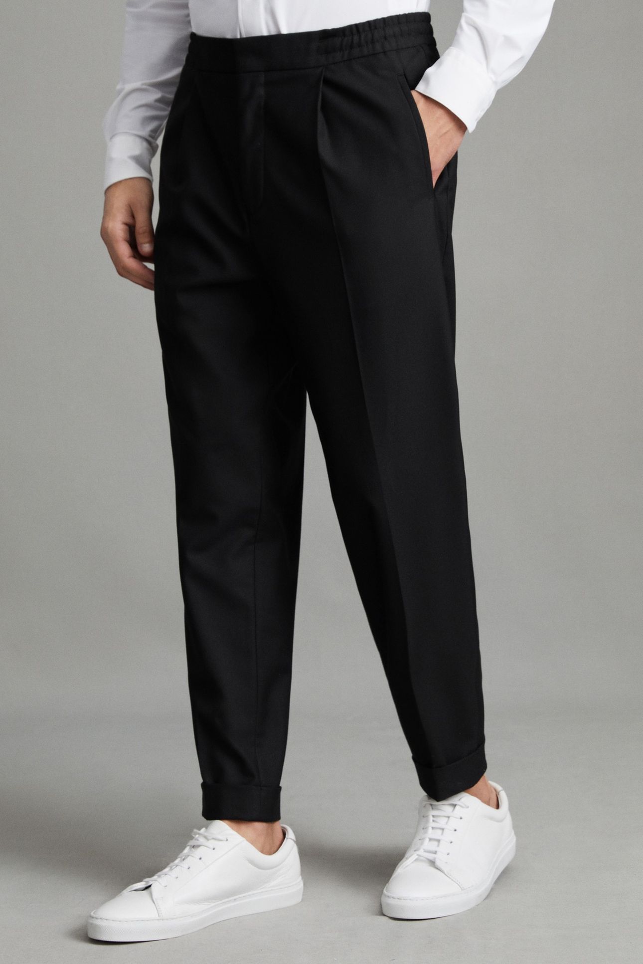 PLEATED RELAXED TROUSER BLACK 2