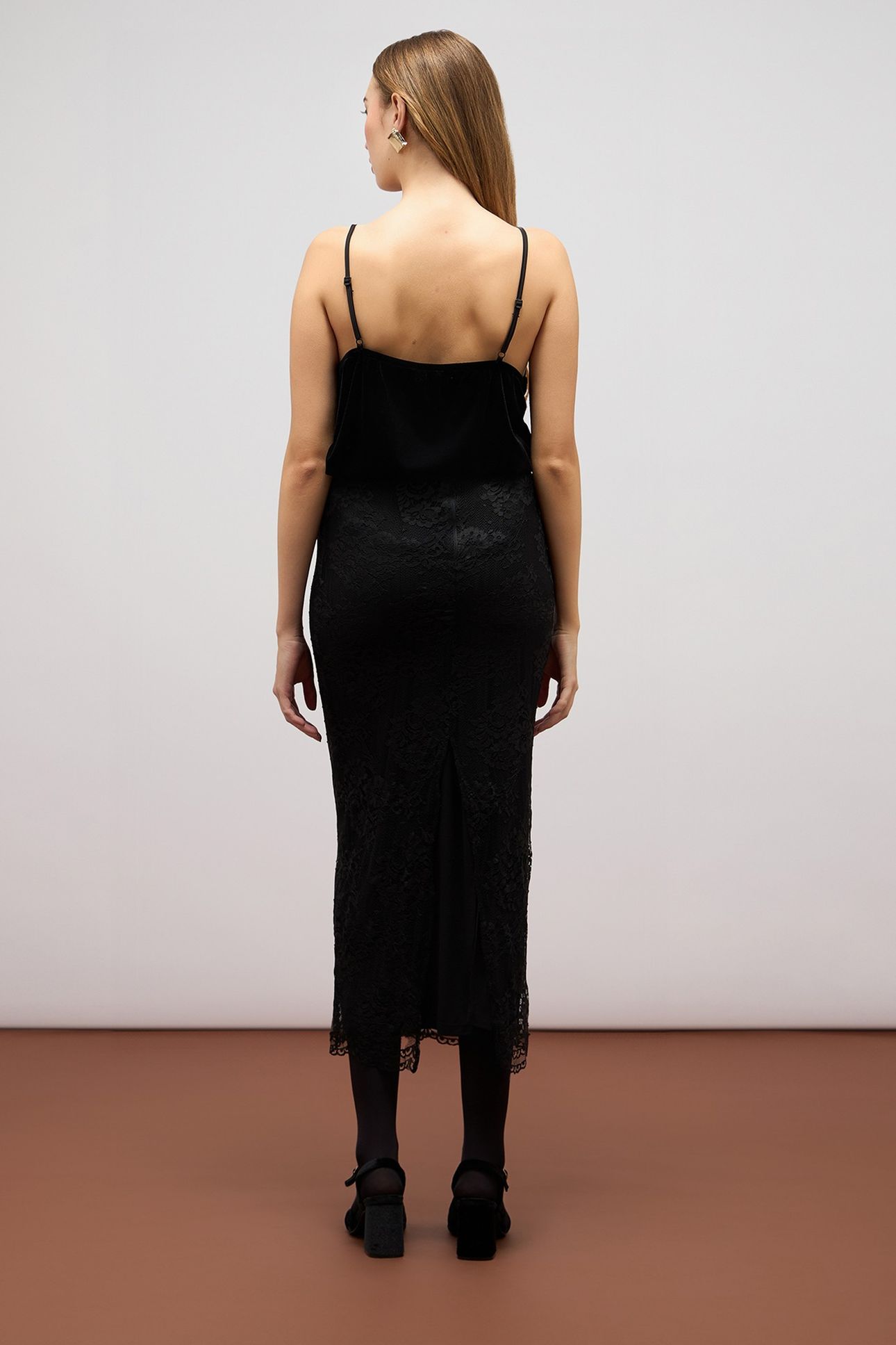 LACE PENCIL SKIRT BLACK 2