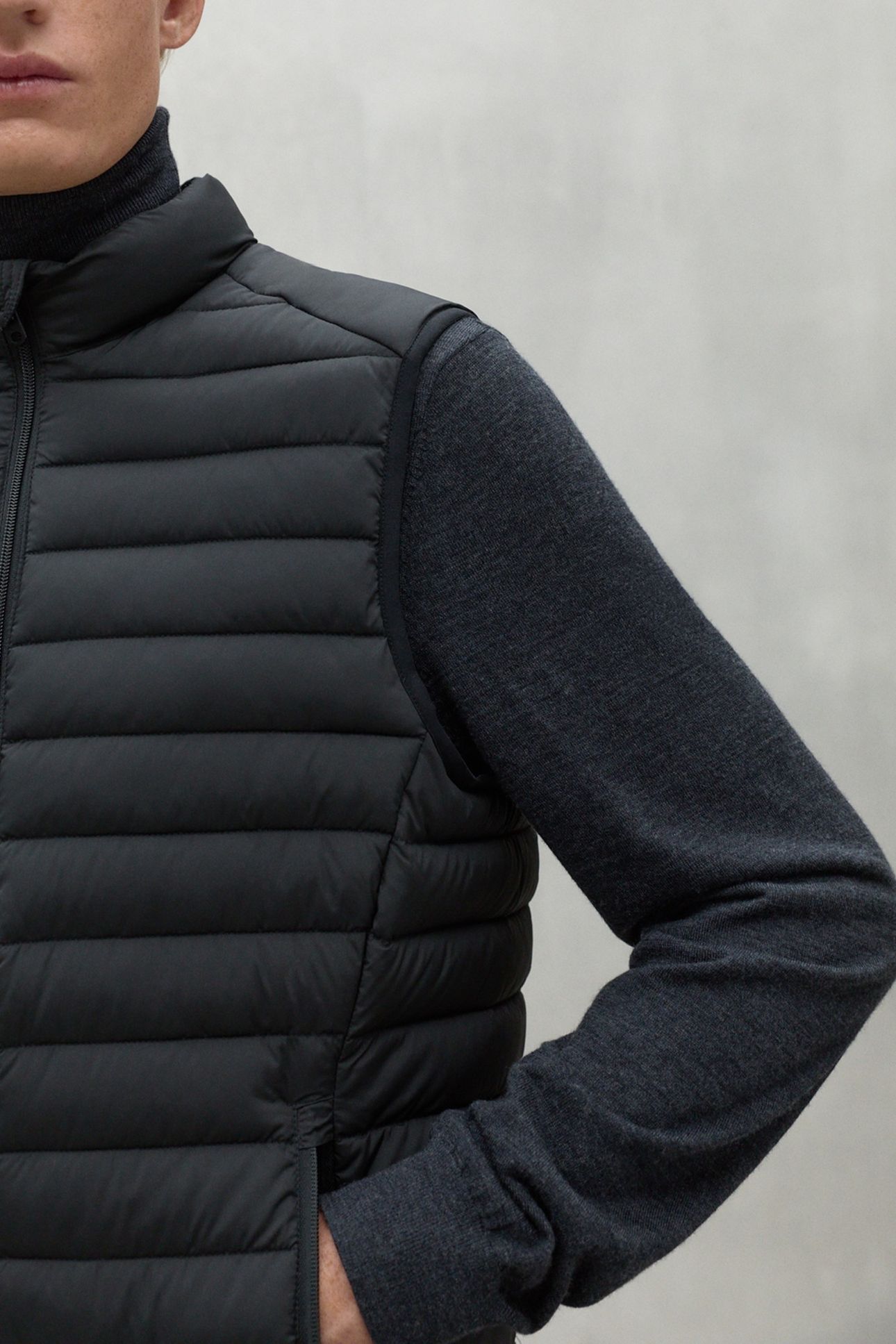 CARDIFFALF VEST BLACK 4