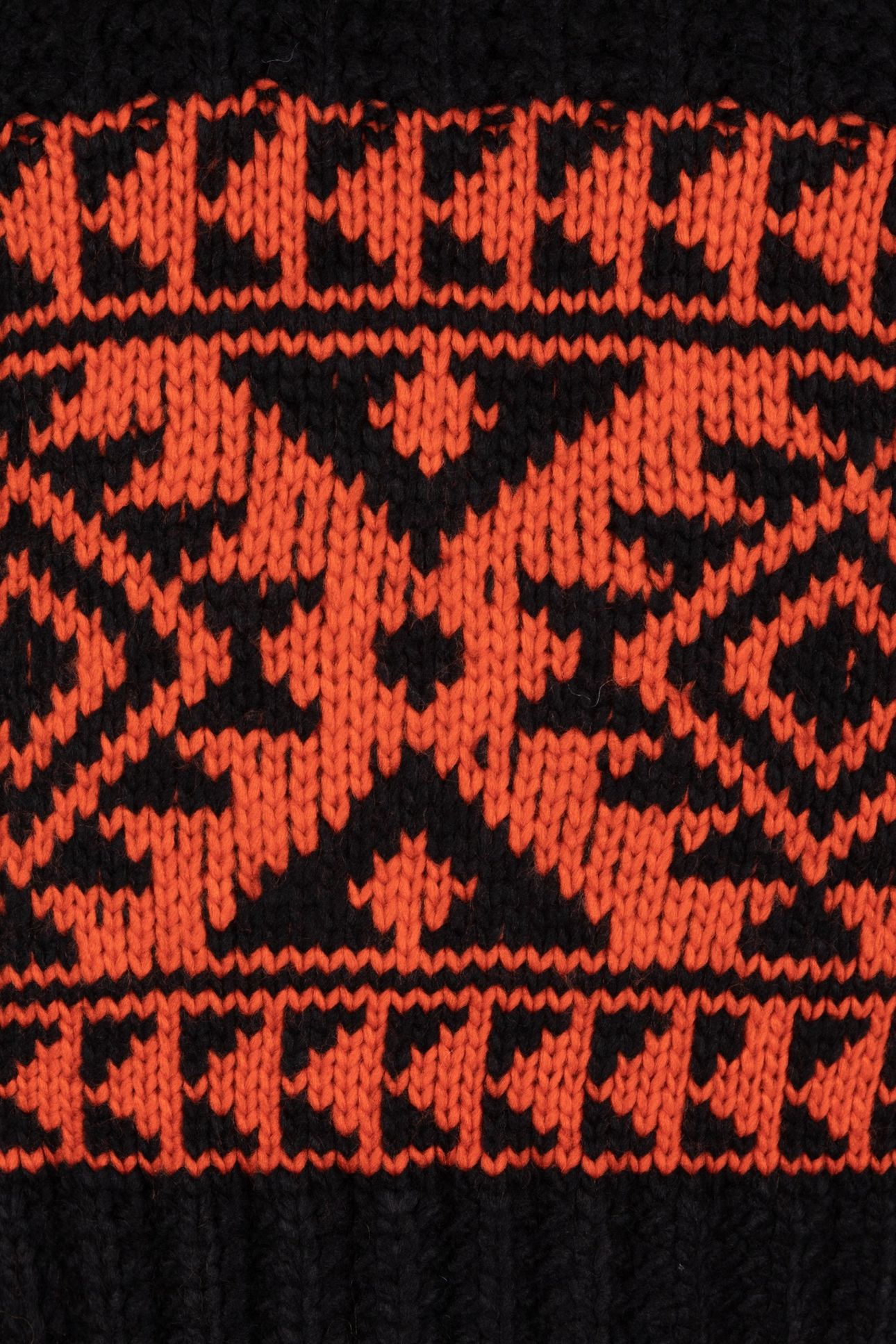 SWEATER JACQUARD FRINGES BLACK / RED 7
