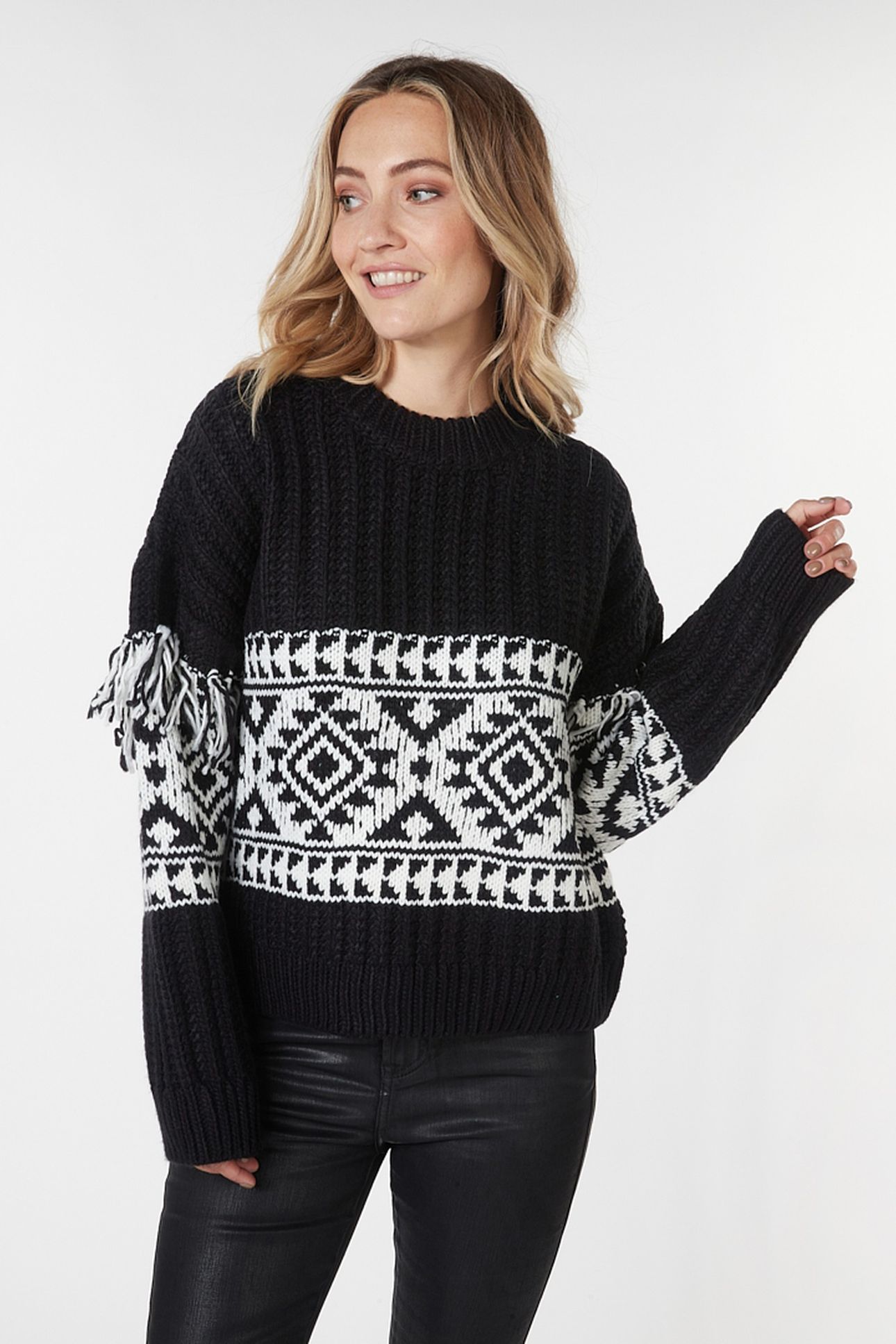 SWEATER JACQUARD FRINGES BLACK / WHITE 4