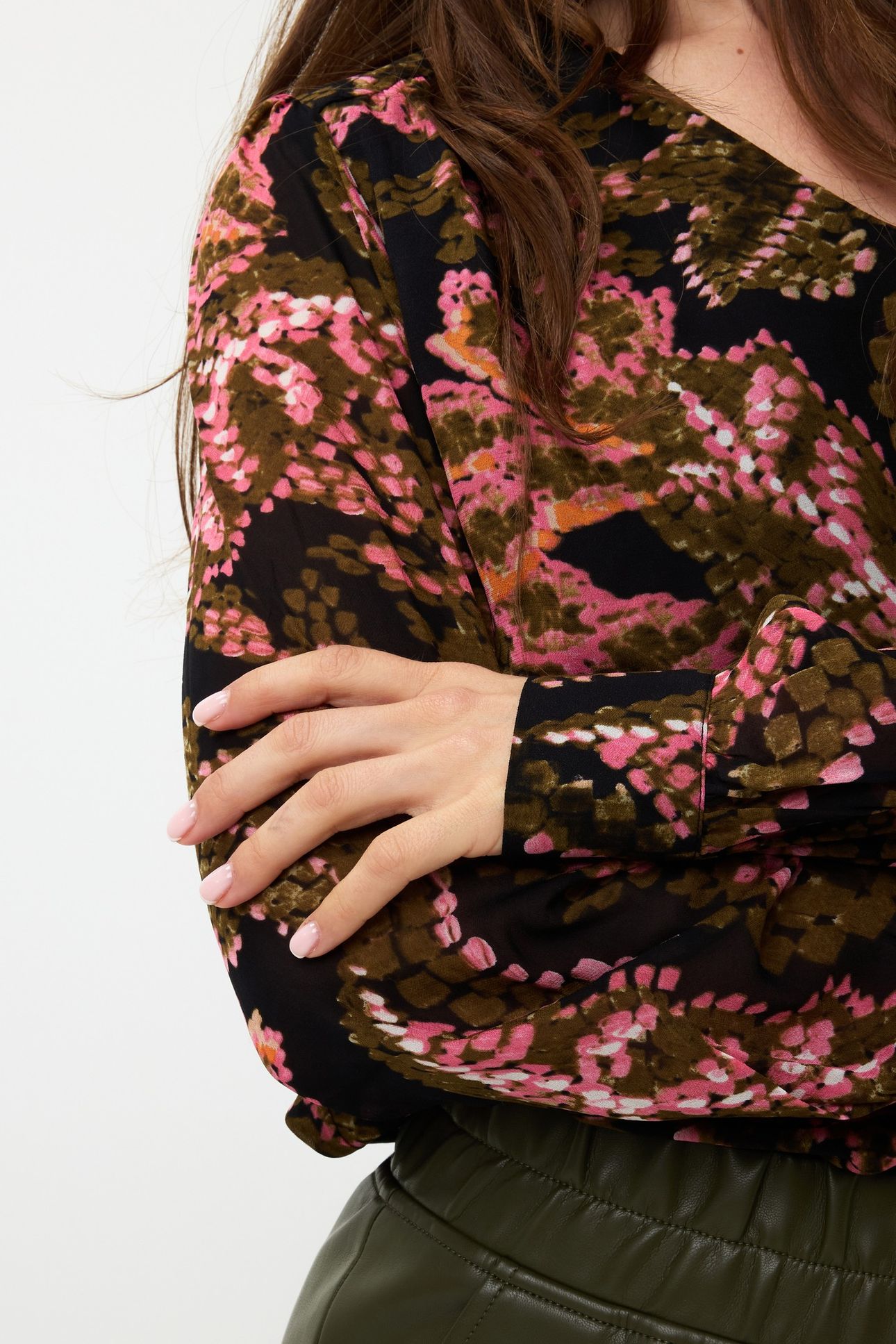 BLOUSE V-NECK GLOBAL FLOWER PRINT 6