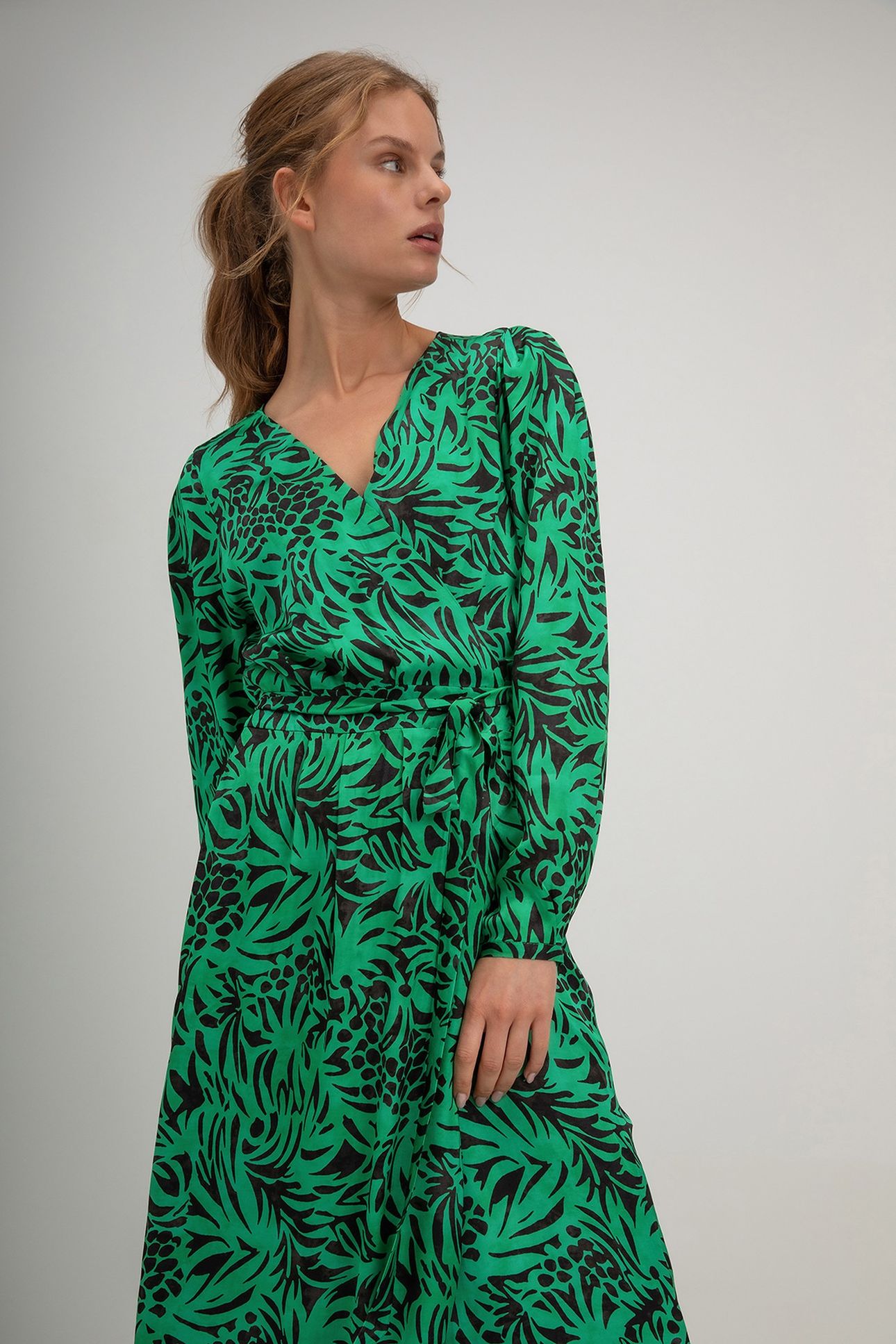 SAFIRA DRESS PARROT GREEN PRINT 3