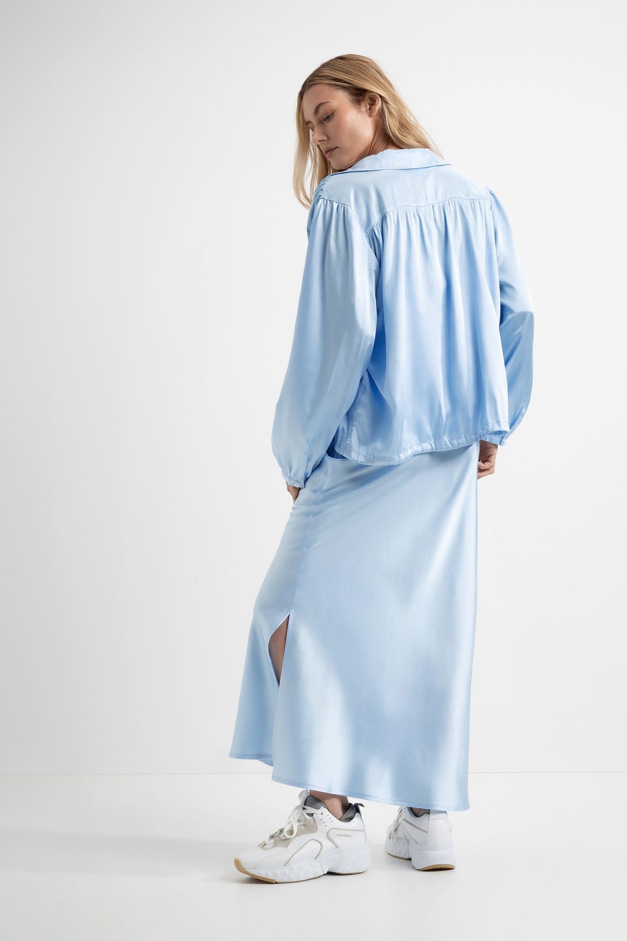 DEWI BLOUSE LIGHT BLUE 1