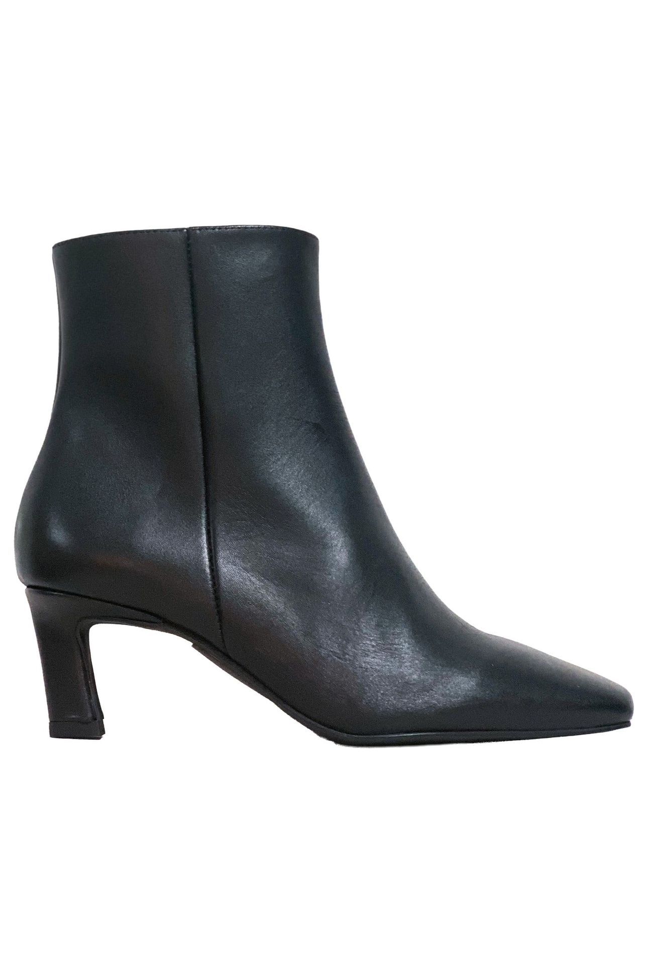 LEON BLACK 1