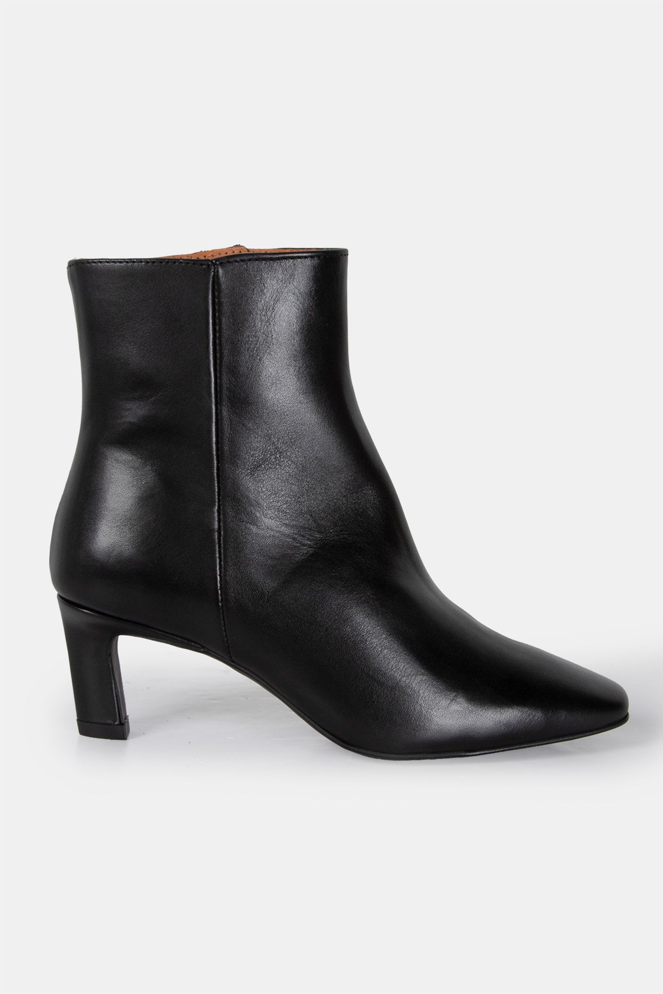 LEON BLACK 2