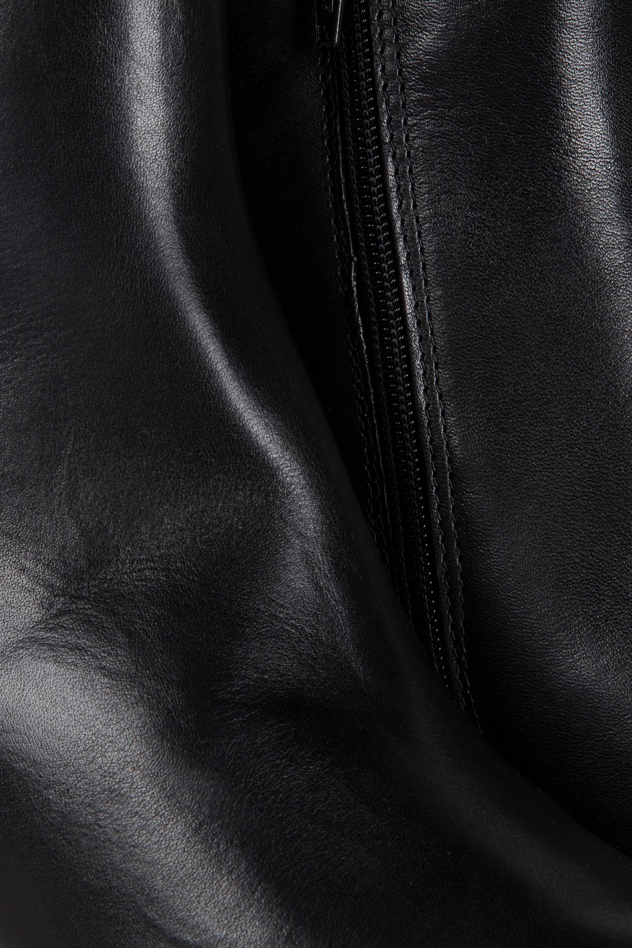 LEON BLACK 5