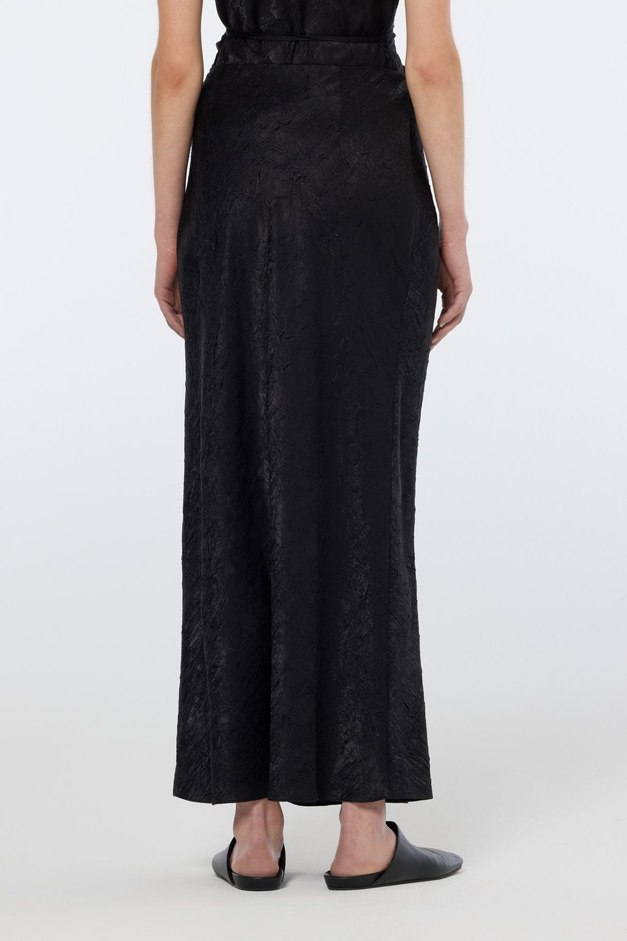 CRUSHED SATIN SKIRT BLACK 5