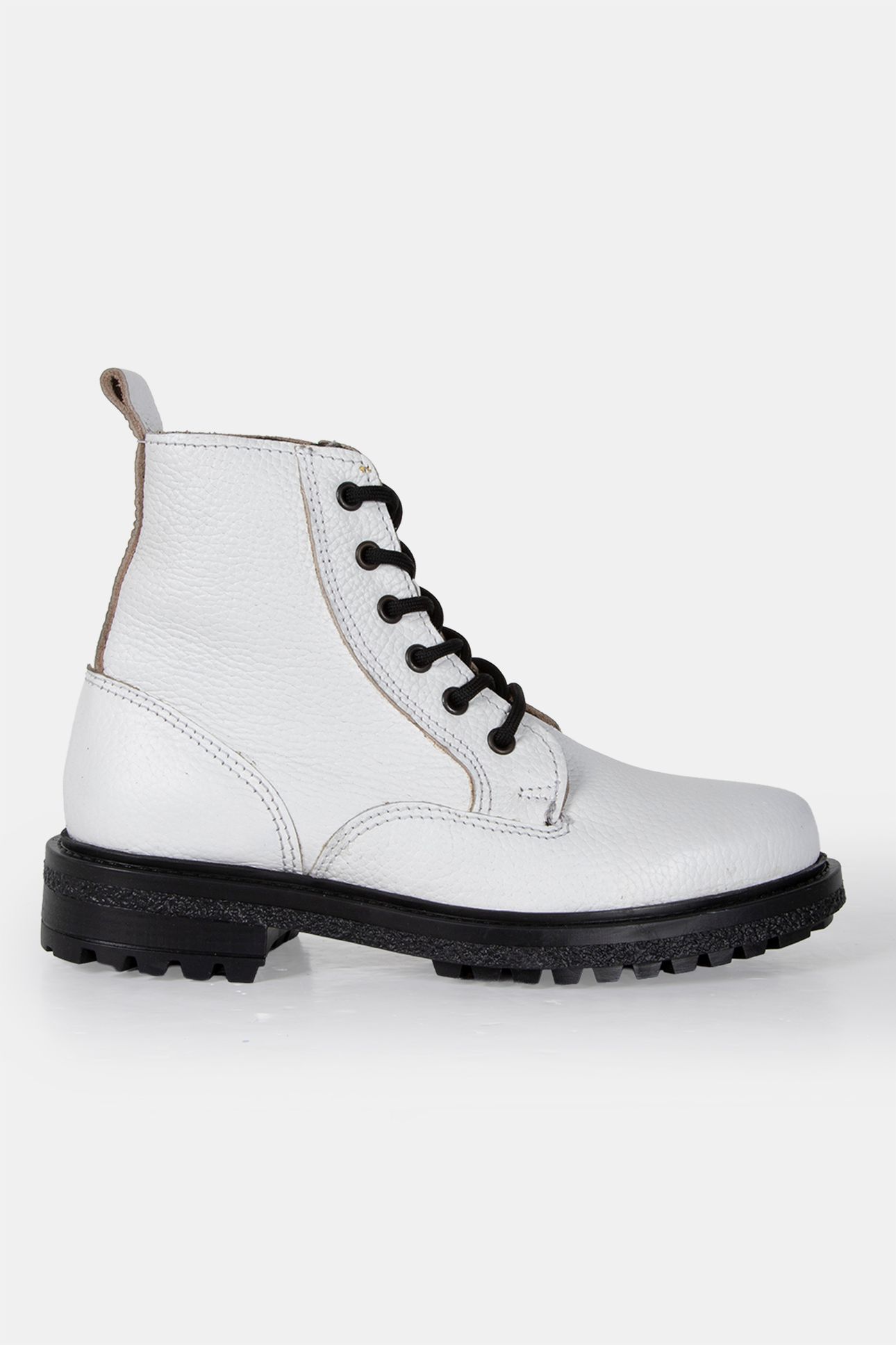 DECHASE – GUZO WHITE EMBOSSED 1