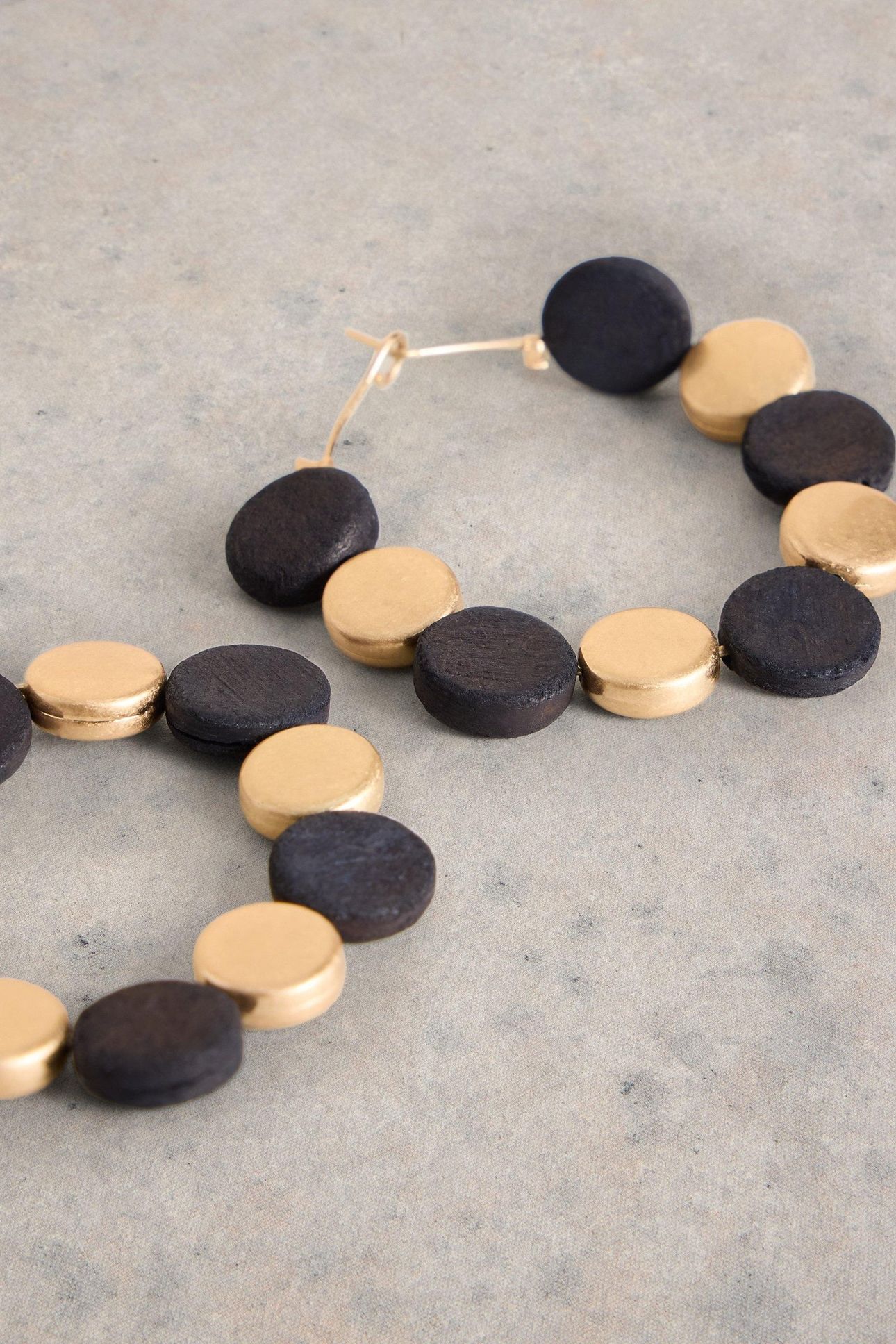 VERA CLUSTER EARRING BLACK MULTI 2