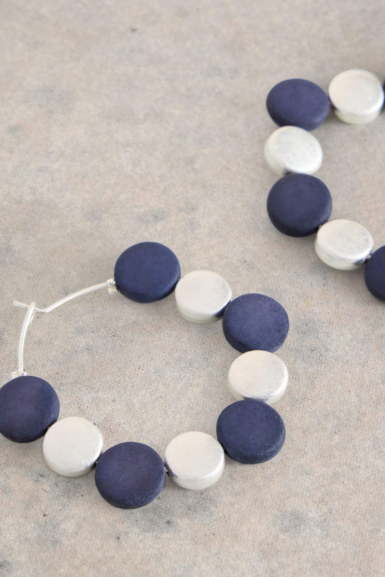 VERA CLUSTER EARRING NAVY MULTI 2