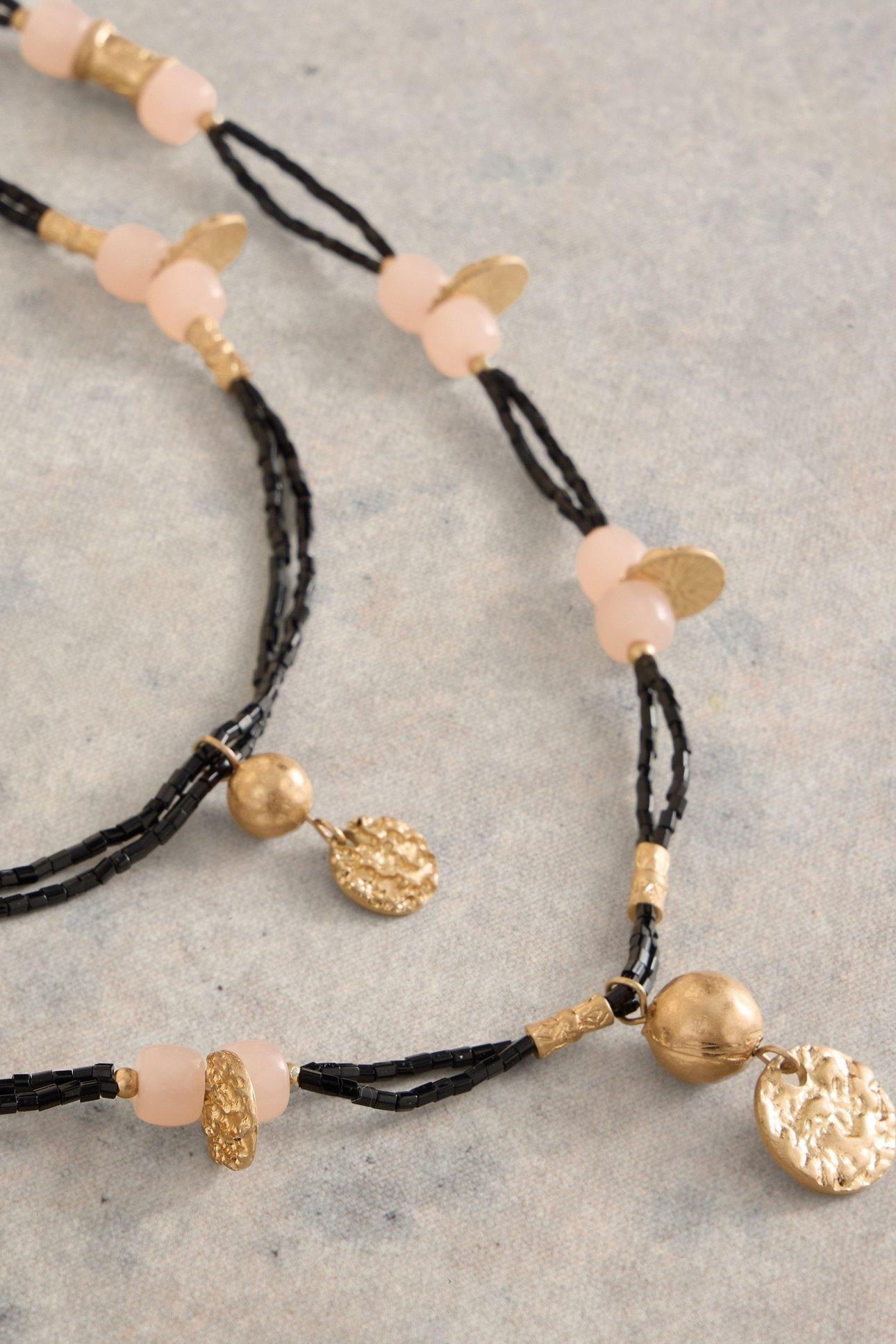 FLORA CHARM BEAD NECKLACE BLACK MULTI 2