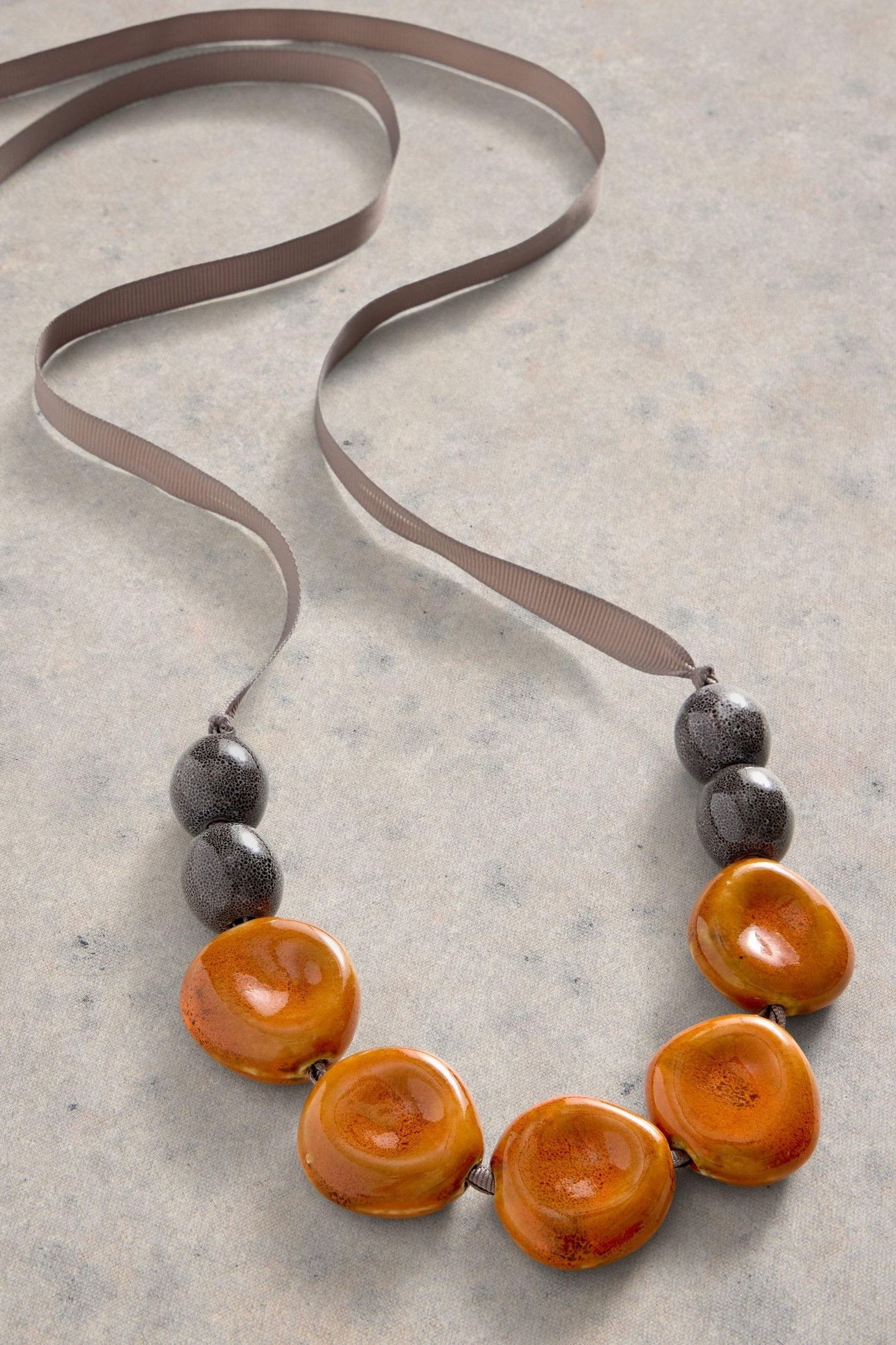 HIBISCUS STONE NECKLACE ORANGE MULTI 1