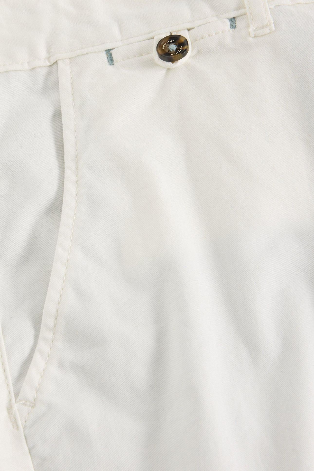 SUTTON ORGANIC CHINO SHORT BRILLIANT WHITE 4