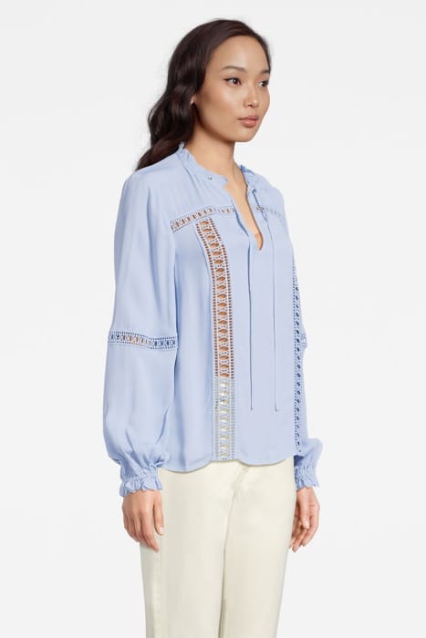 DONNA PALE BLUE 3