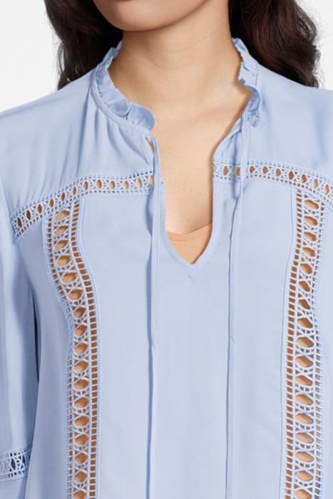 DONNA PALE BLUE 4