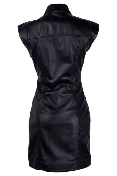 DELLA BLACK 2