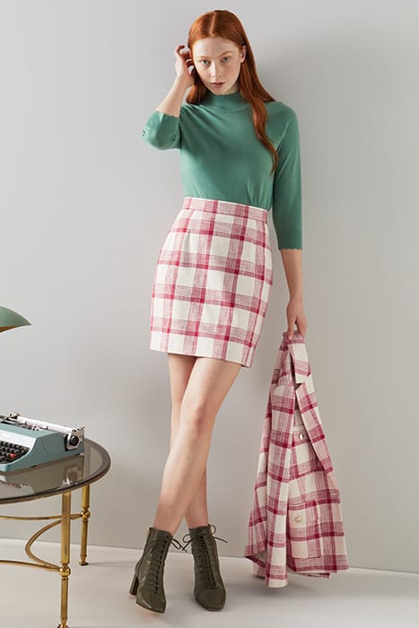 LOTTA RED CHECK 4