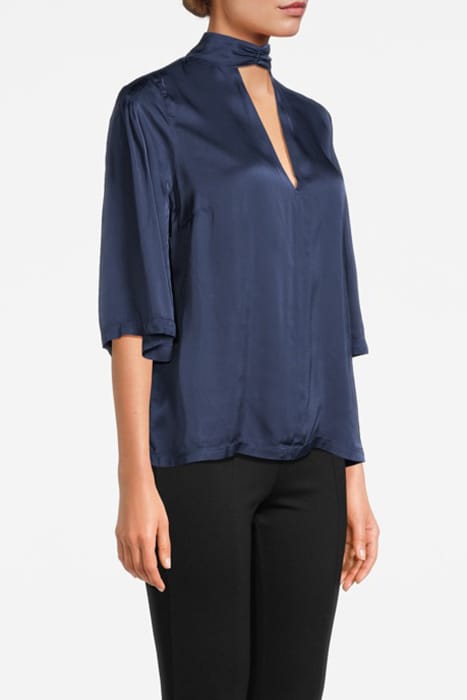 TOP THEA DEEP PETROL 3