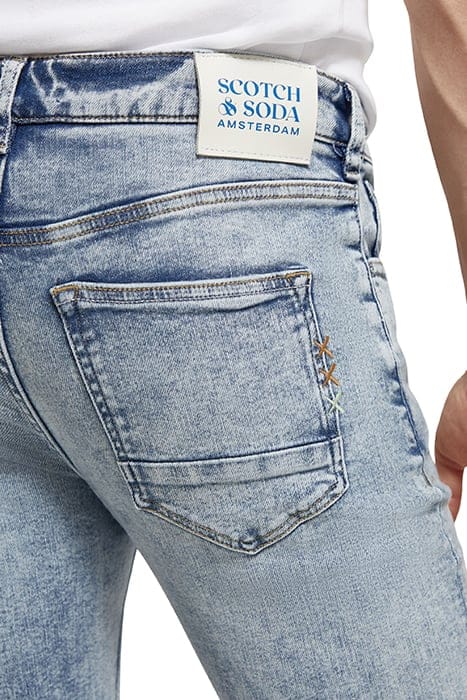 SKIM SKINNY JEANS SEASONAL ESSENTIALS — DAYLIGHT 6