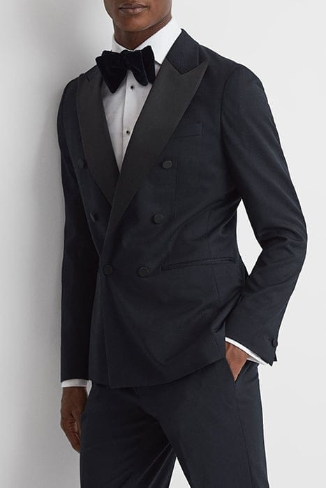 DEAL-DB NAVY BLAZER — THE MODEL IS WEARING A SIZE 38 1