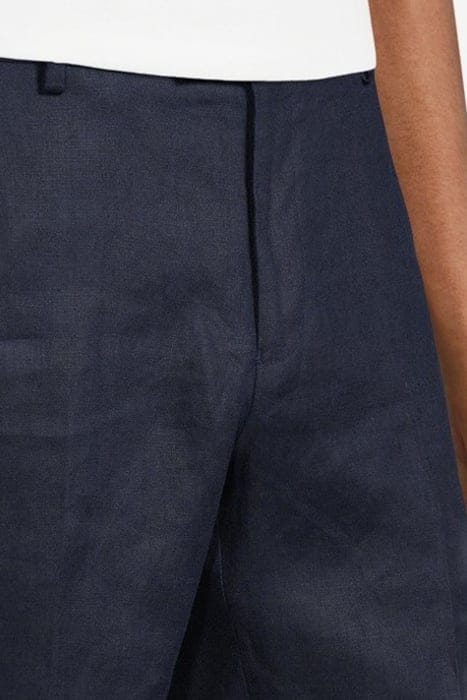 GOSNOLD SLIM SHORTS — NAVY 5
