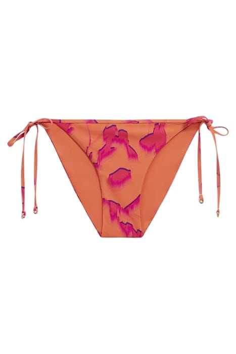 THIA-PRINT BIKINI ORANGE — THE MODEL IS WEARING A SIZE 8 1