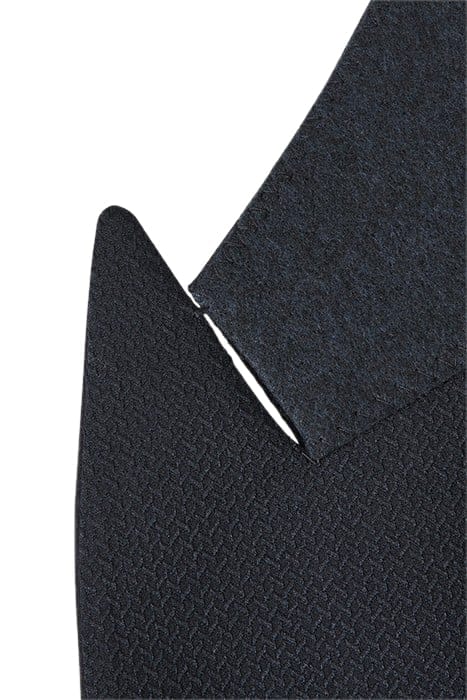 DEAL-DB NAVY BLAZER — THE MODEL IS WEARING A SIZE 38 6