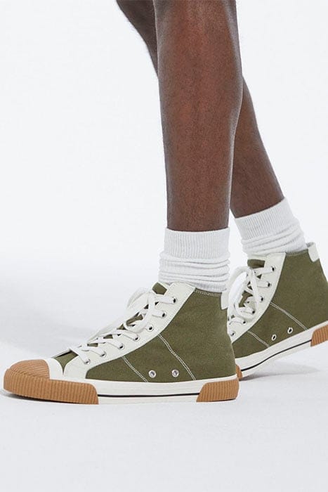 BASKETS MONTANTES EN CANVAS AVEC EMPIECEMENTS CUIR KAKI 2