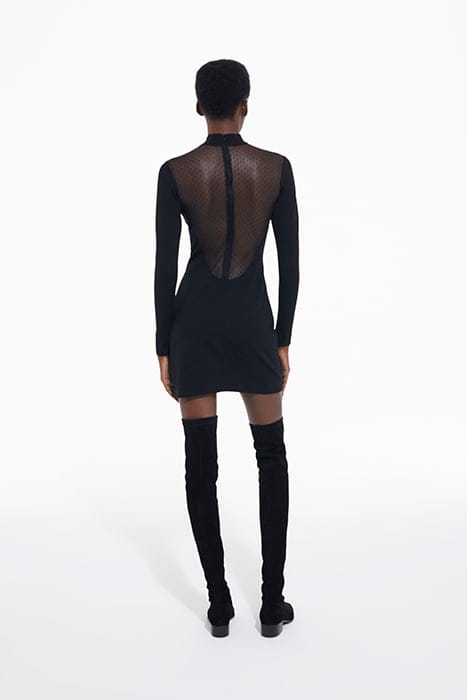 ROBE FITEE DETAIL PLUMETIS DOS BLACK 4