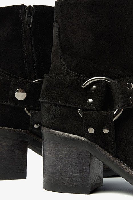 FLO BAKER BLACK 7