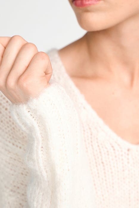 V-NECK PULLOVER PEARL WHITE 5