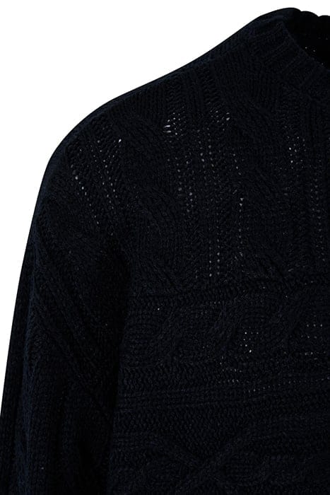 SET IN BOXY SWEATER BLACK 9