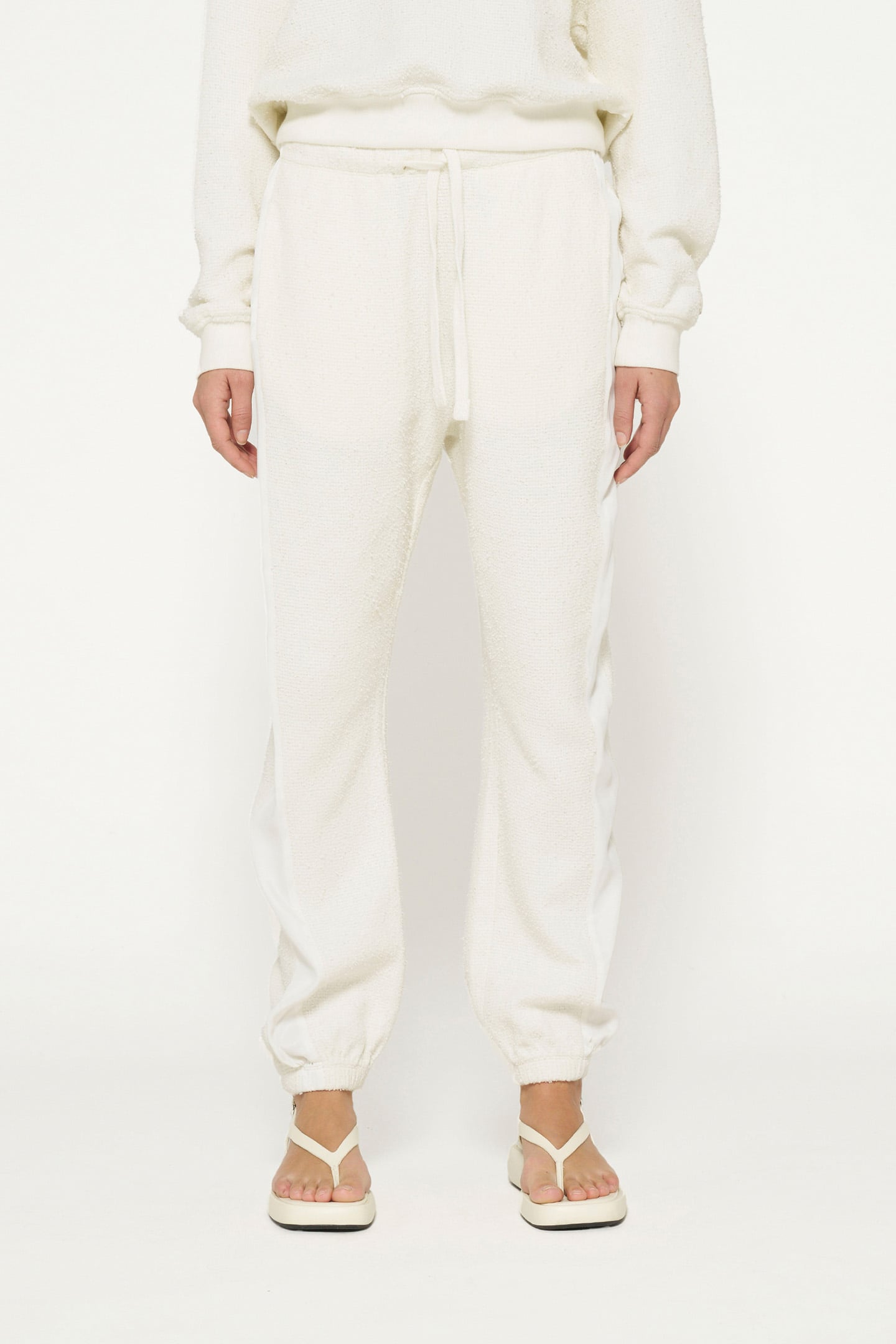 TEXTURE FLEECE JOGGER ECRU 1
