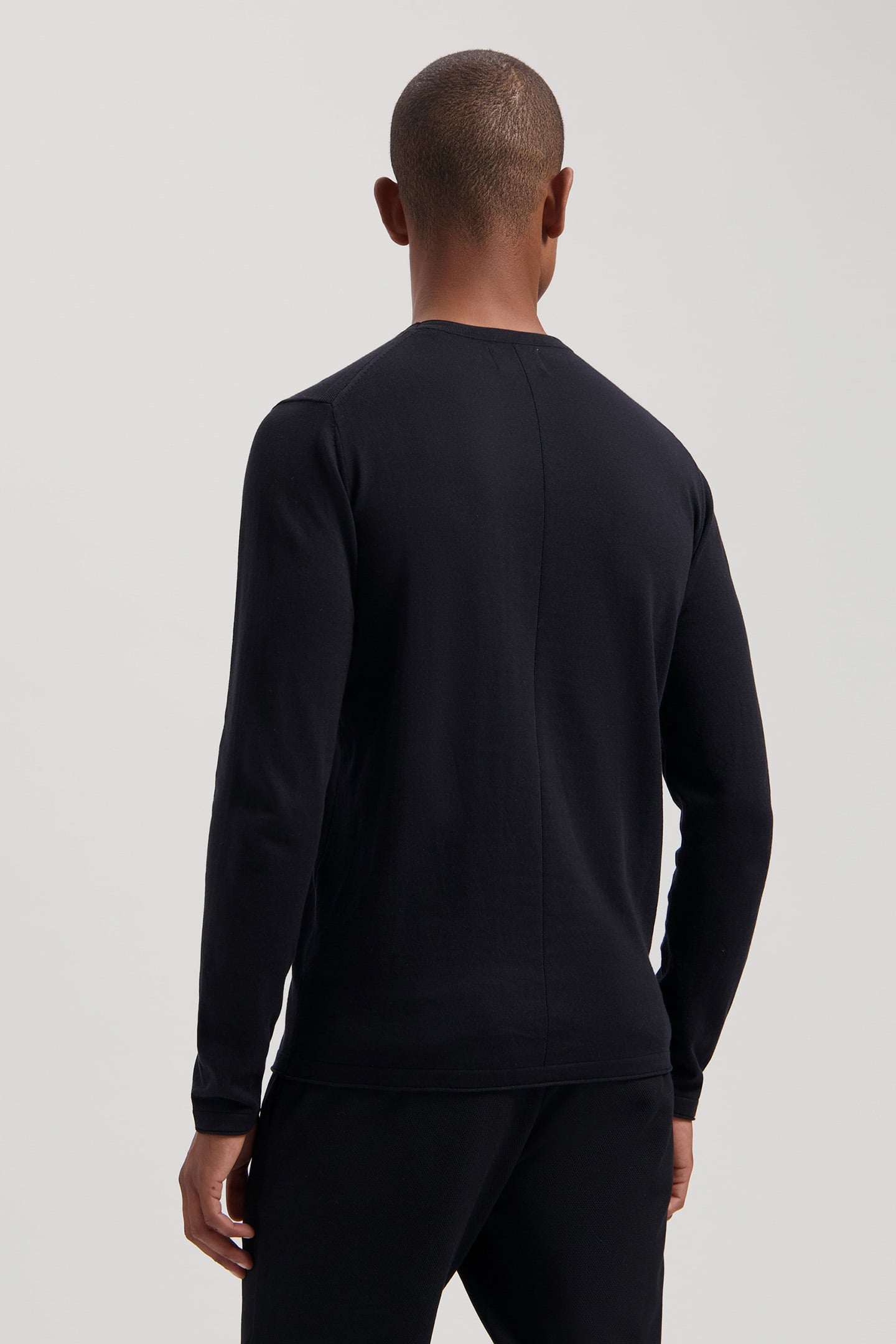 DS_GAGE CREWNECK BLACK 2