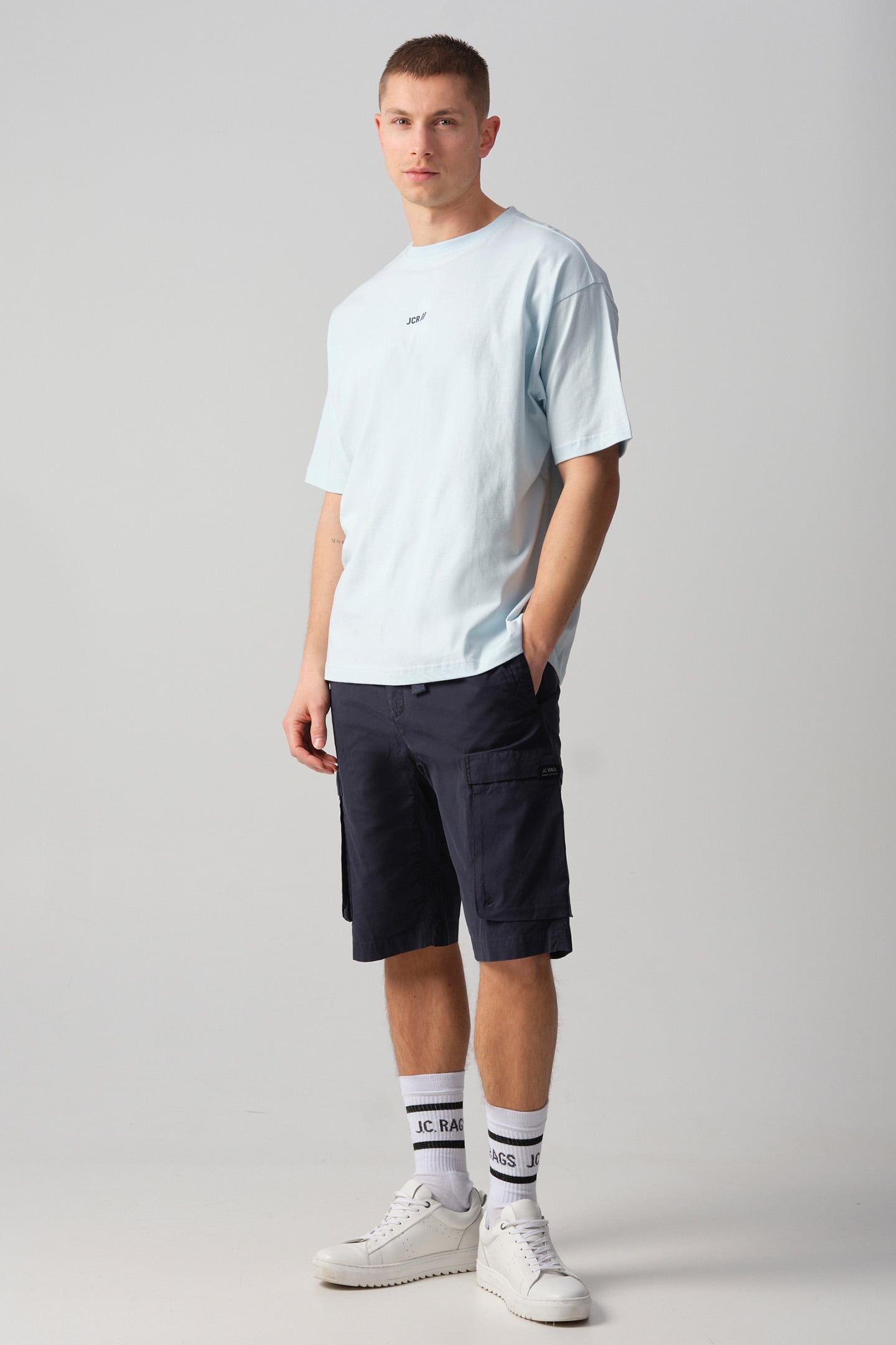 SHORT SKY CAPTAIN 1