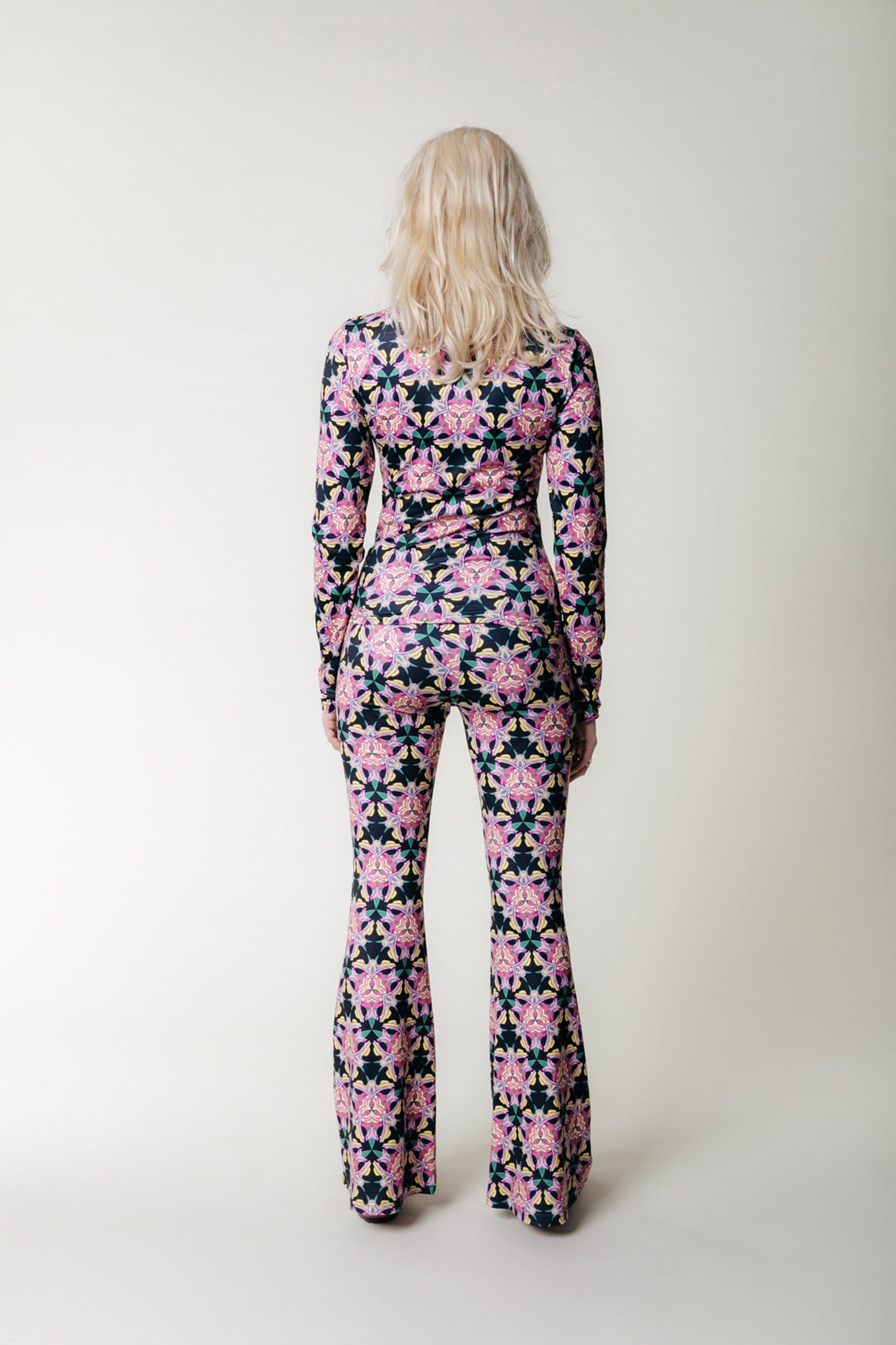 GRAPHIC FLOWER PEACHED EXTRA FLARE PANTS CANDY PINK 2