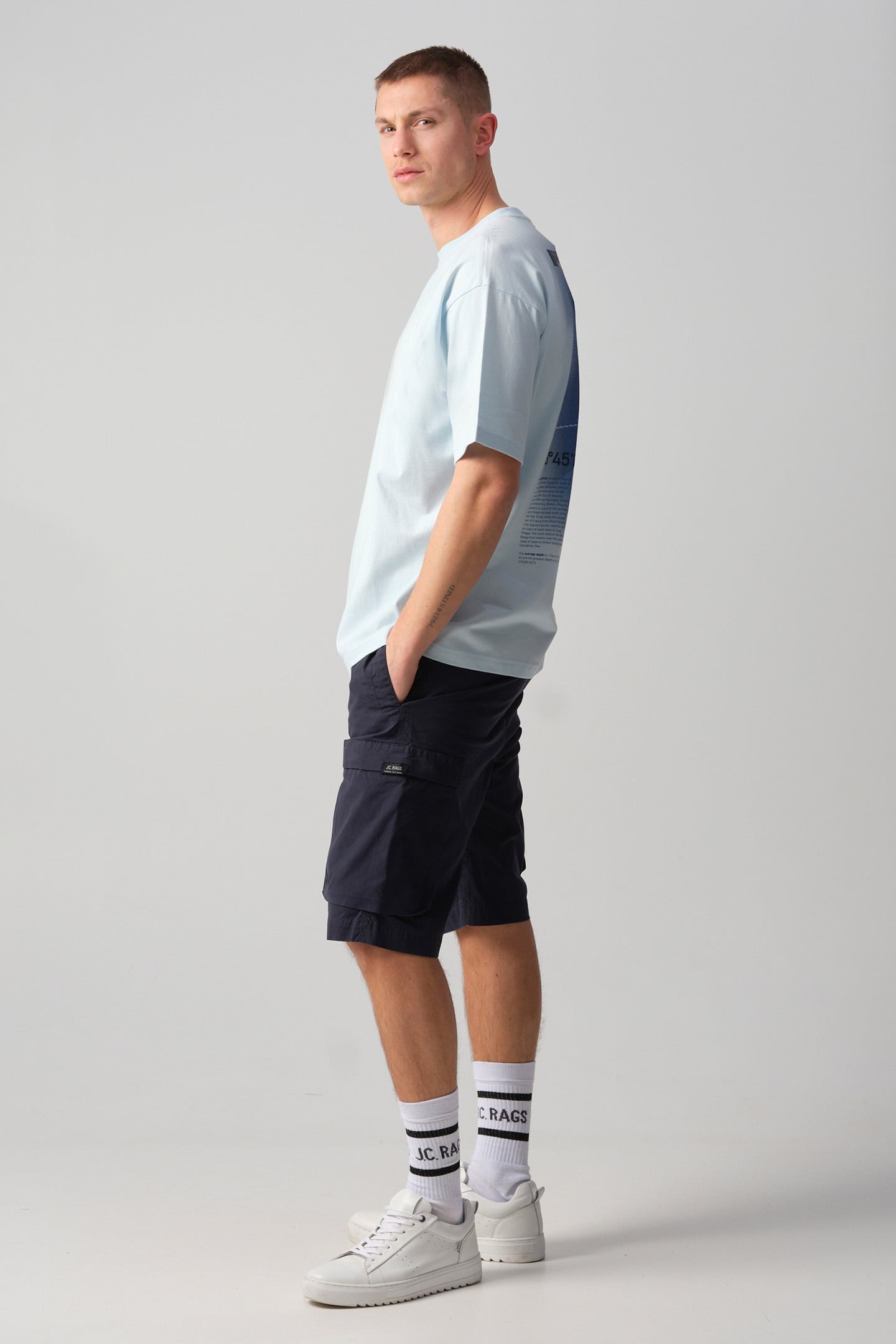SHORT SKY CAPTAIN 2