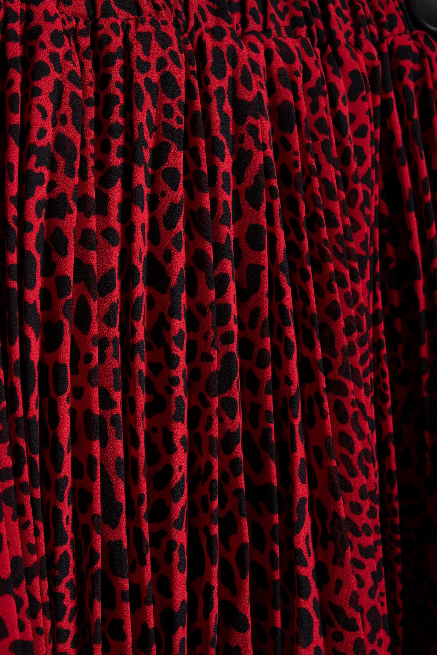 SAT PLEATED SKIRT IN RED ANIMAL PRINT 5