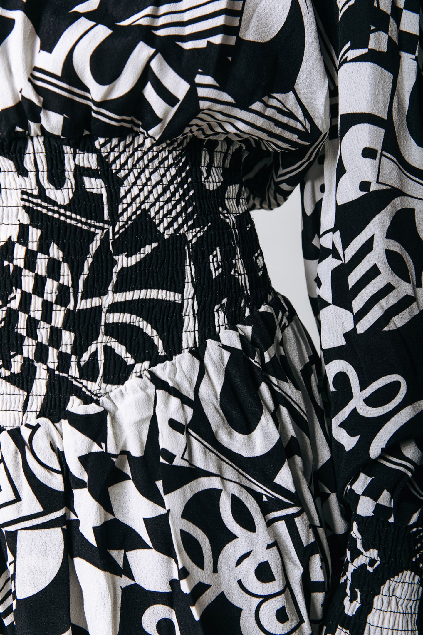 KINA LETTER RUFFLE MINI DRESS BLACK/WHITE 5