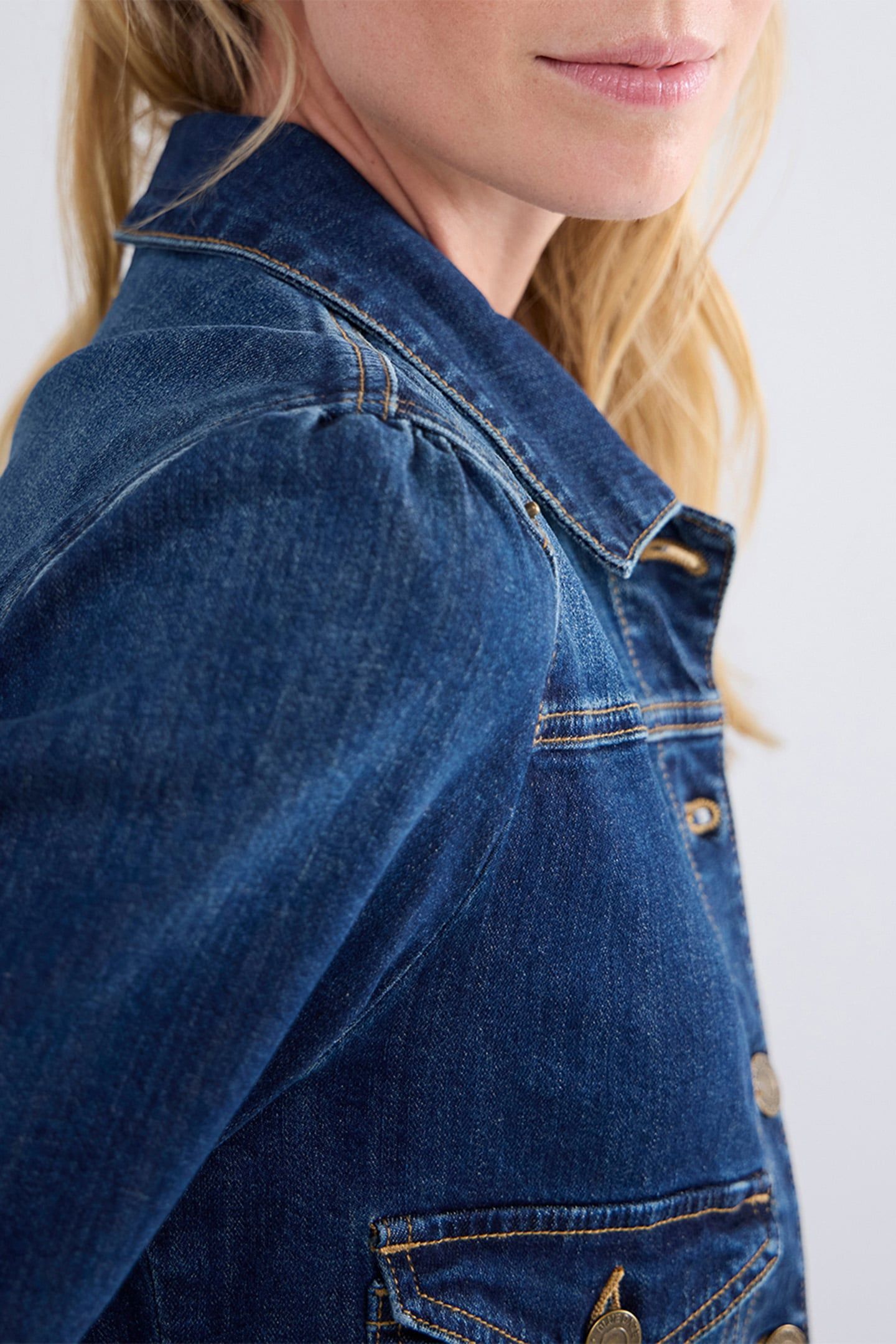 SLIM JEANS JACKET LIGHT WEIGHT COTTON BLUES 6