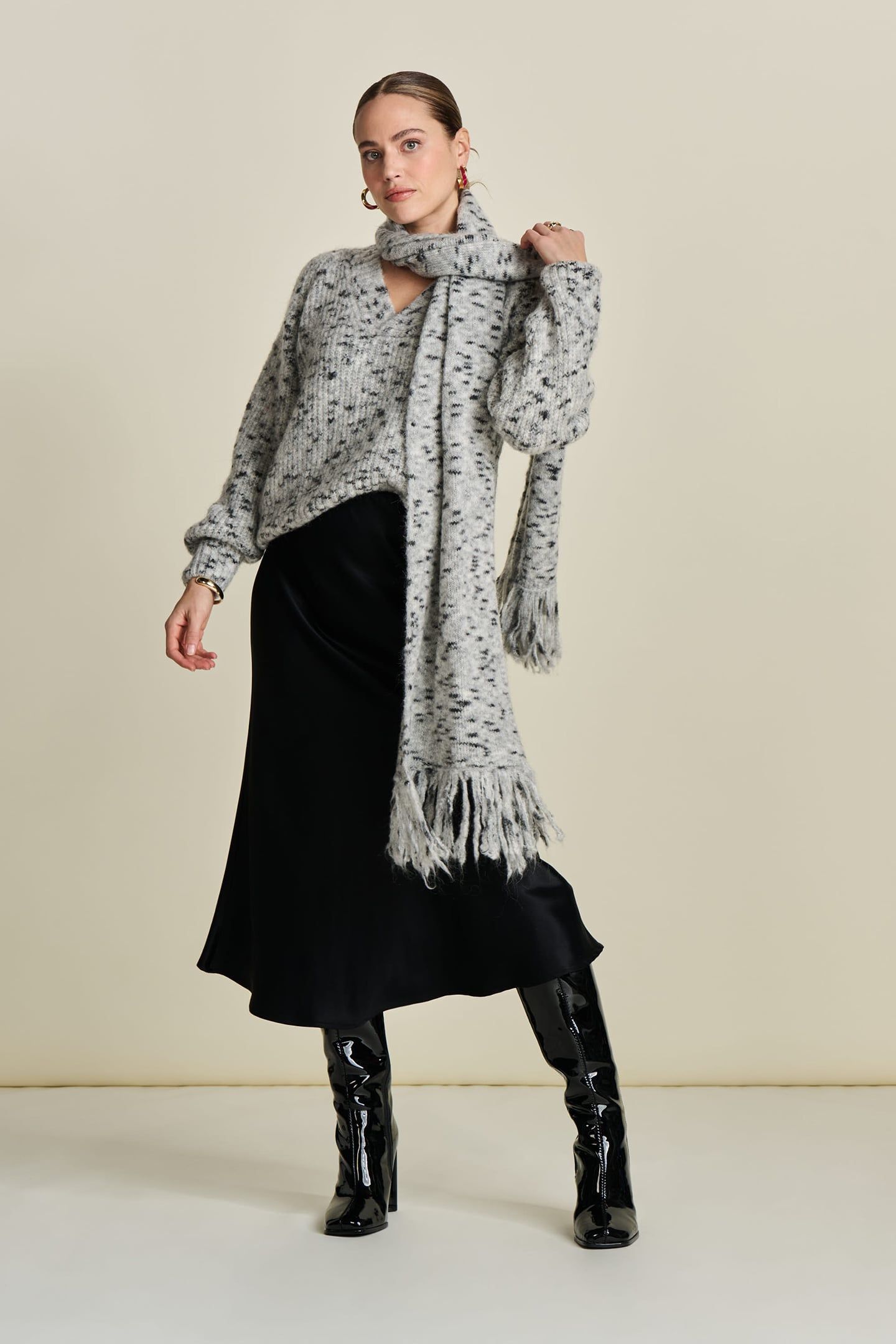 SHAWL - WILD GREY 1