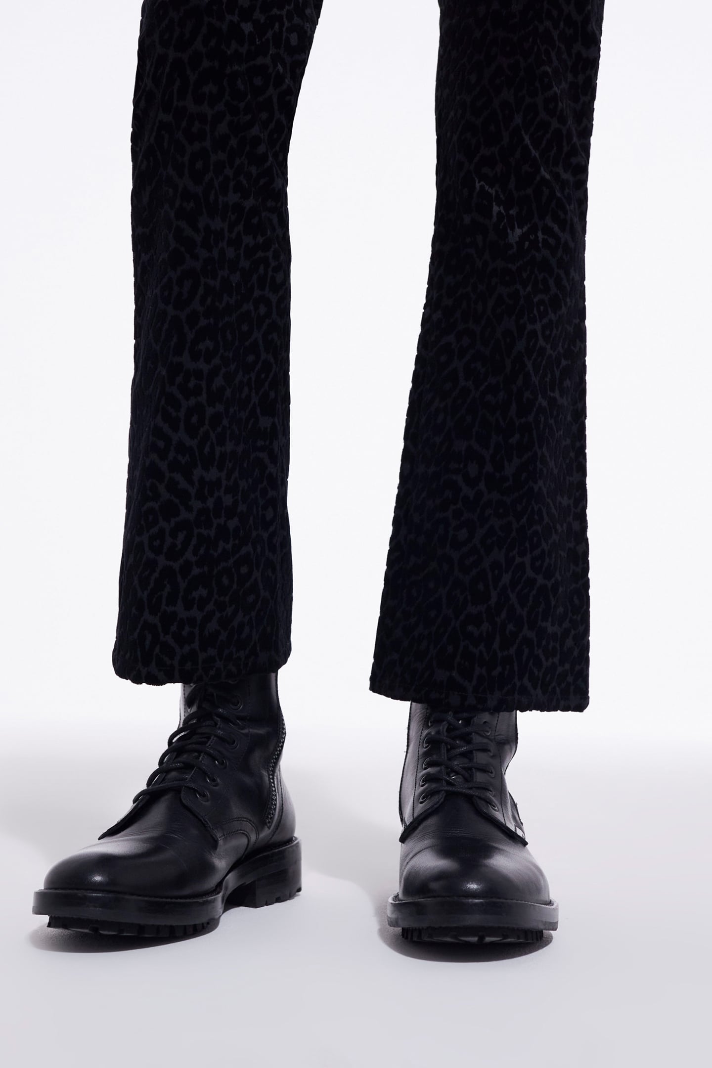 LEO COSTUME PANTS BLACK 4