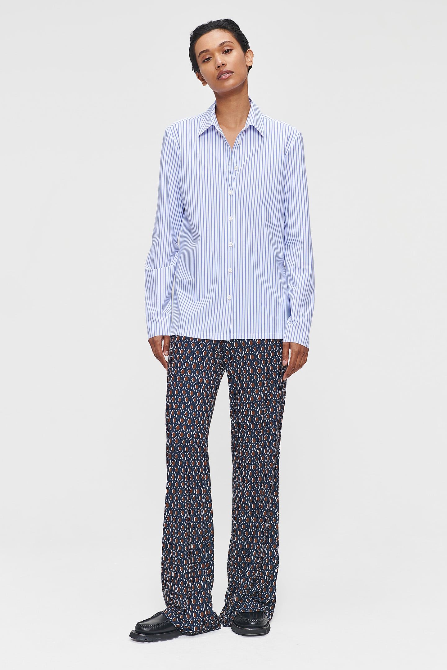 FLUID PRINT FLARED PANTS HAZEL 2