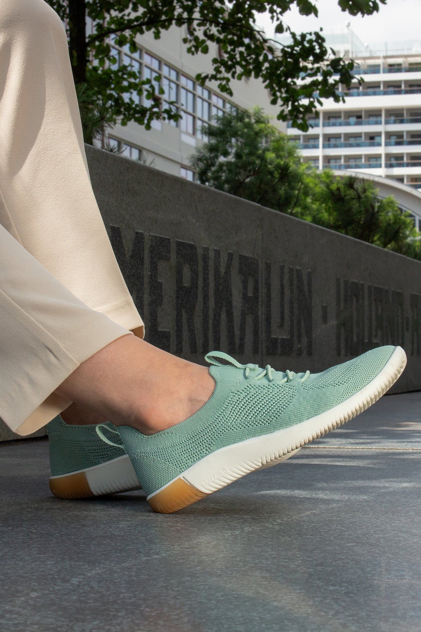 KNX KNIT LACE GRANITE GREEN/LICHEN 2