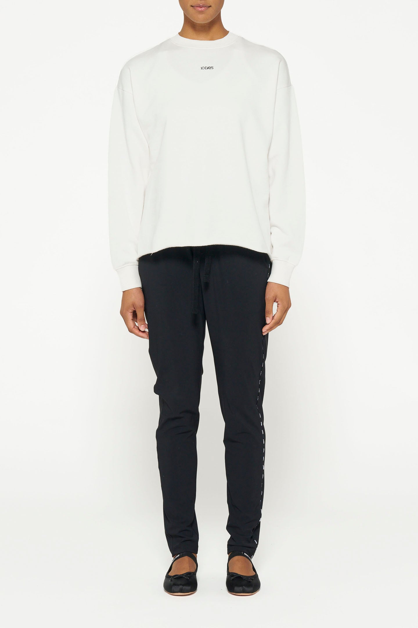 THE SWEATER LOGO ECRU 3