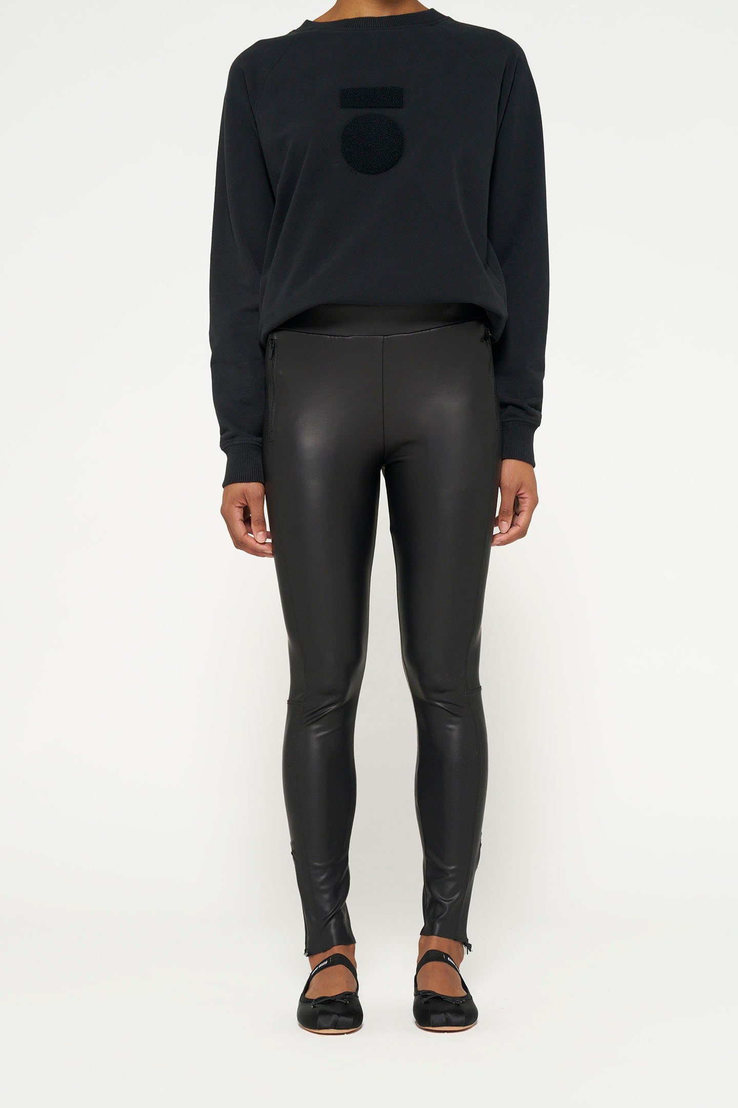 THE CREW NECK SWEATER BLACK 2