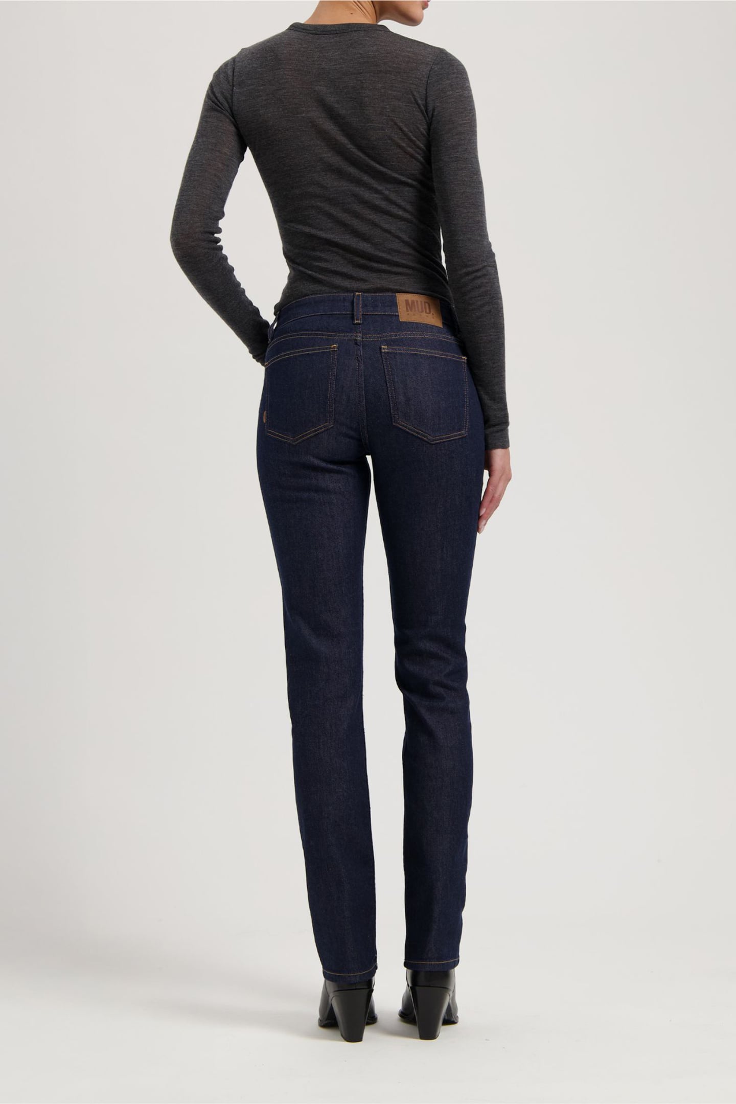 LOGAN MID SLIM RINSE 4
