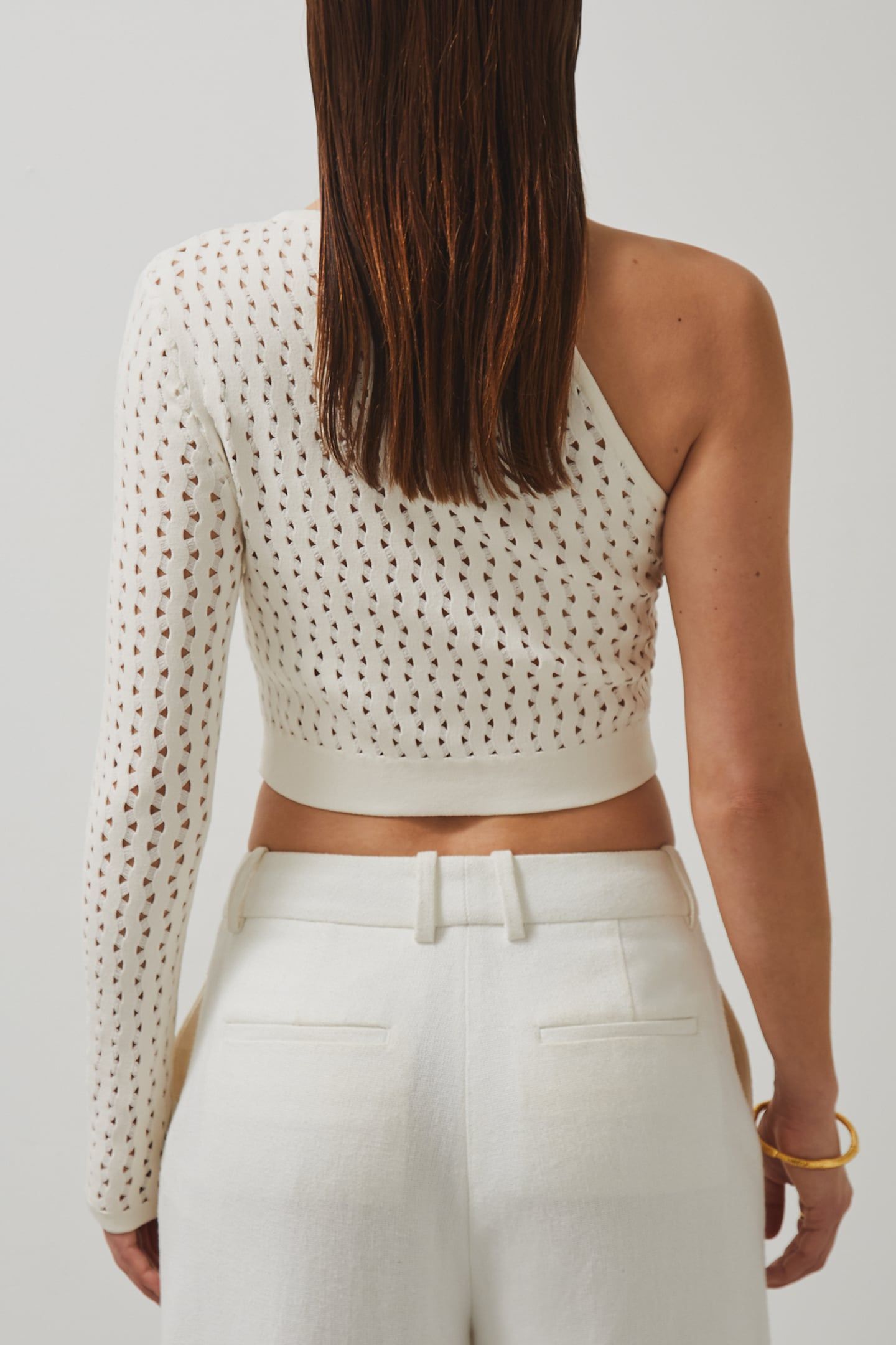 ONE SLEEVE KNITTED CROP TOP WHITE 2